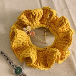 Handmade cotton crochet scrunch (Yellow)